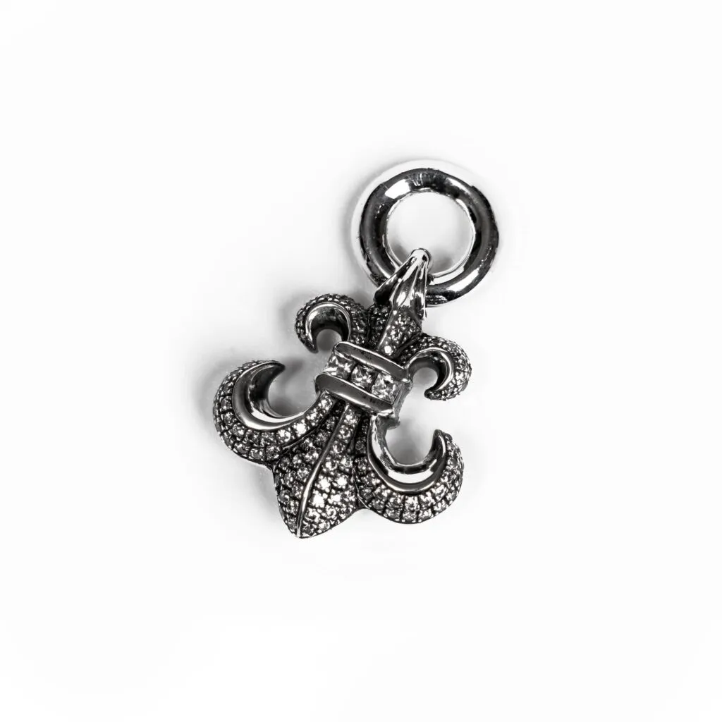 BS fleur charm with diamond